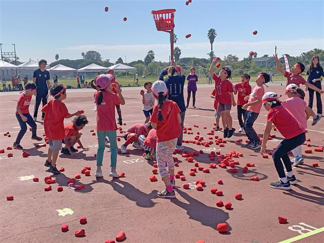 大盛り上がりだった、小学部の玉入れ。