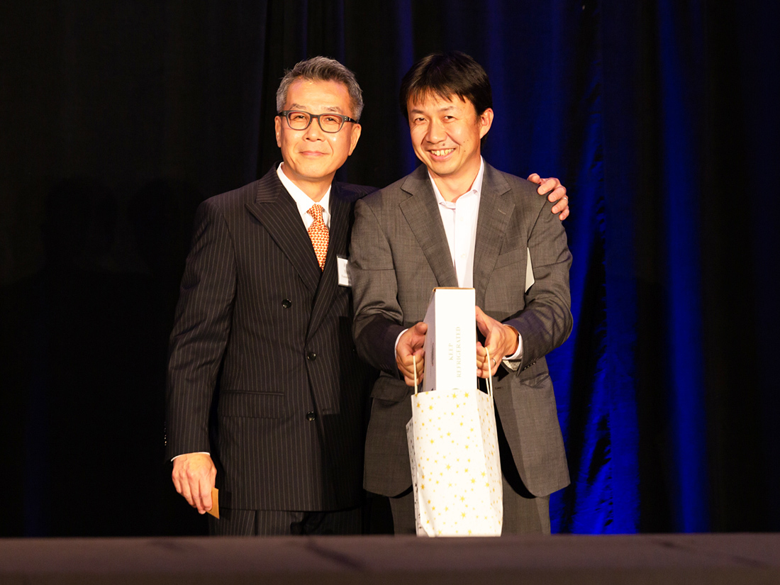 Fujita Americas, Inc.の青木さん(右)さんとJBAの安江専務理事