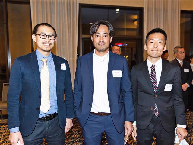 「残りのアメリカ生活を楽しみたいです」(Taiheiyo Cement U.S.A., Inc.の伊藤さん)、「楽しく頑張ります」(Taiheiyo Cement U.S.A., Inc.の塚原さん)、「赴任してきたばかりなので英語力アップに励みます」(Taiheiyo Cement U.S.A., Inc.の桑田さん)。