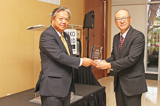 南浦・新JBA会（左）と、山本・前JBA会長。