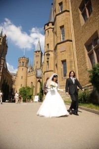 結婚10年目にドイツの城で挙式。高校生のときに城での結婚式への憧れをもらしたのを夫が覚えていた