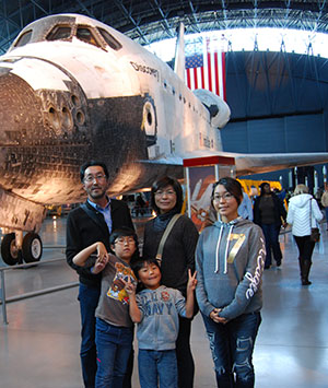 昨年、家族旅行で訪れた、ヴァージニア州、スミソニアン国立航空宇宙博物館での1枚