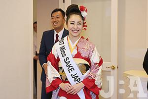 日本から渡米したミス酒の田中梨乃さん