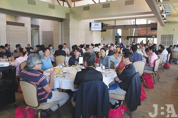 おいしい料理と盛りだくさんのイベントで大いに盛り上がった、競技後のランチおよび交流の時間。